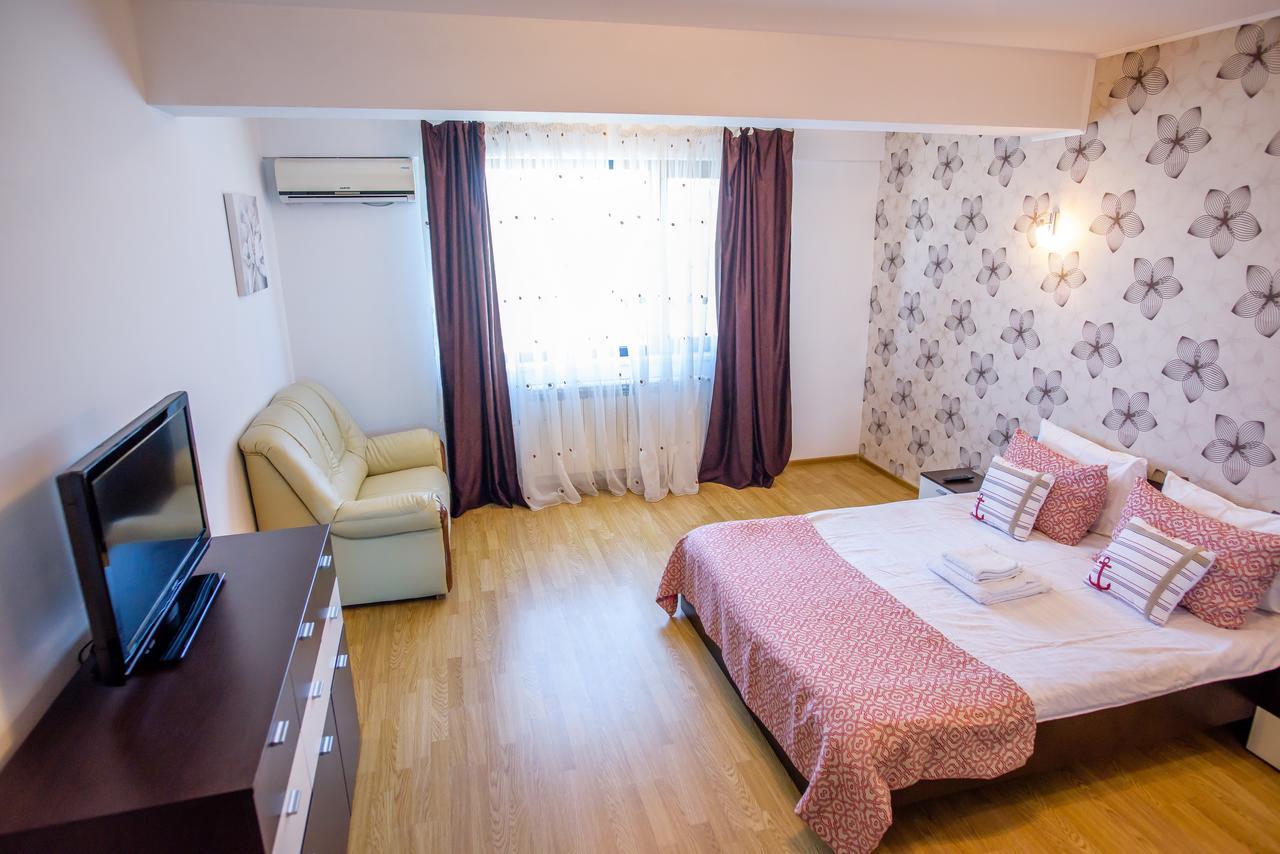 C&Y Zev Apartments Mamaia Exterior photo