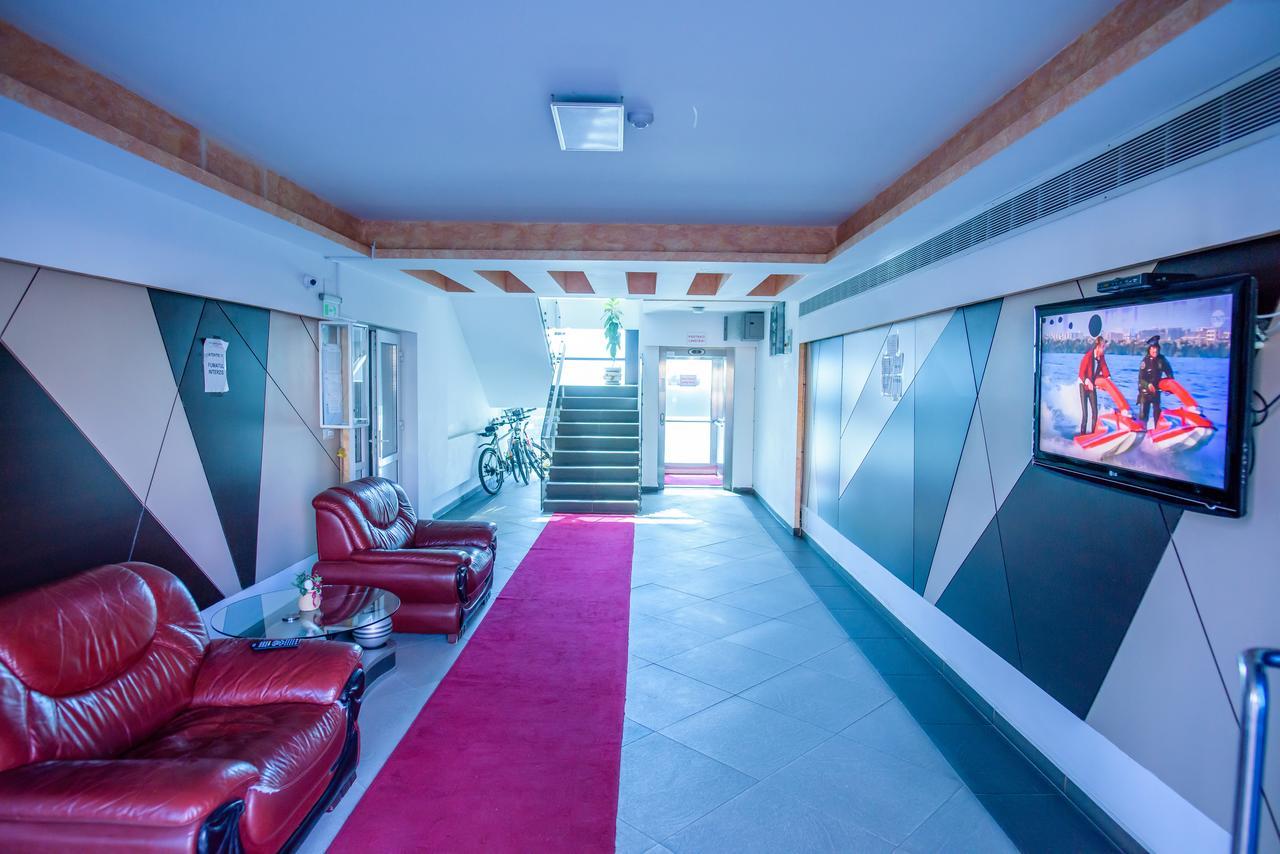 C&Y Zev Apartments Mamaia Exterior photo
